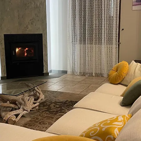 Al Borgonuovo Nocleg ze śniadaniem 4*