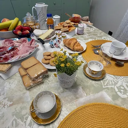 Al Borgonuovo Nocleg ze śniadaniem 4*