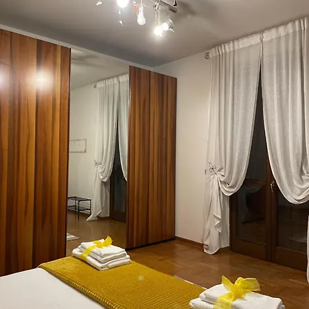 Al Borgonuovo Nocleg ze śniadaniem Asti