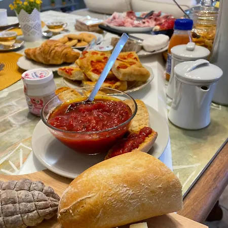 Al Borgonuovo Nocleg ze śniadaniem Asti