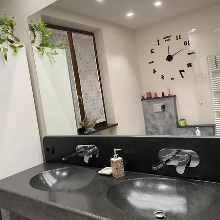 Al Borgonuovo Nocleg ze śniadaniem Asti