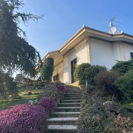 Al Borgonuovo Nocleg ze śniadaniem Asti